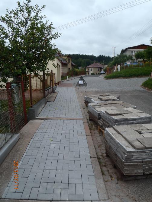 Rekonstrukce chodníku v ulici Rtyňka Rekonstrukce chodníku v ulici Rtyňka