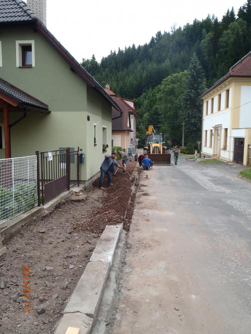 Rekonstrukce chodníku v ulici Zákopanka Rekonstrukce chodníku v ulici Zákopanka